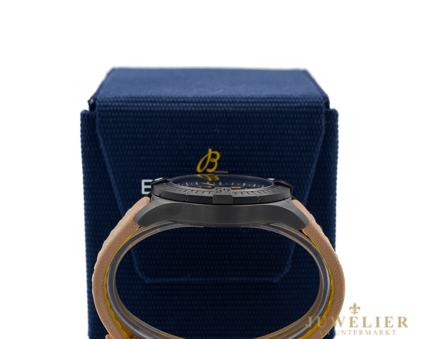 Breitling Avenger GMT Night Mission 45 I Titan I Full-Set I V32395